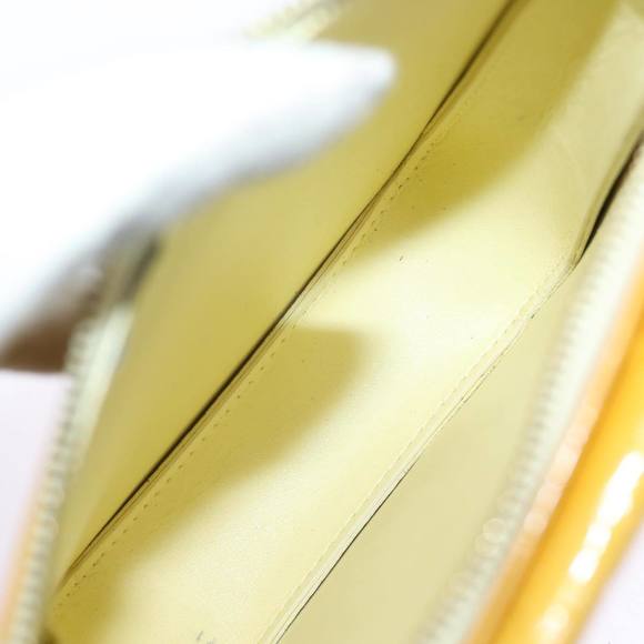 LOUIS VUITTON Monogram Vernis Motto Pouch Lime Yellow M91059 LV Auth 75874 - Picture 11 of 16